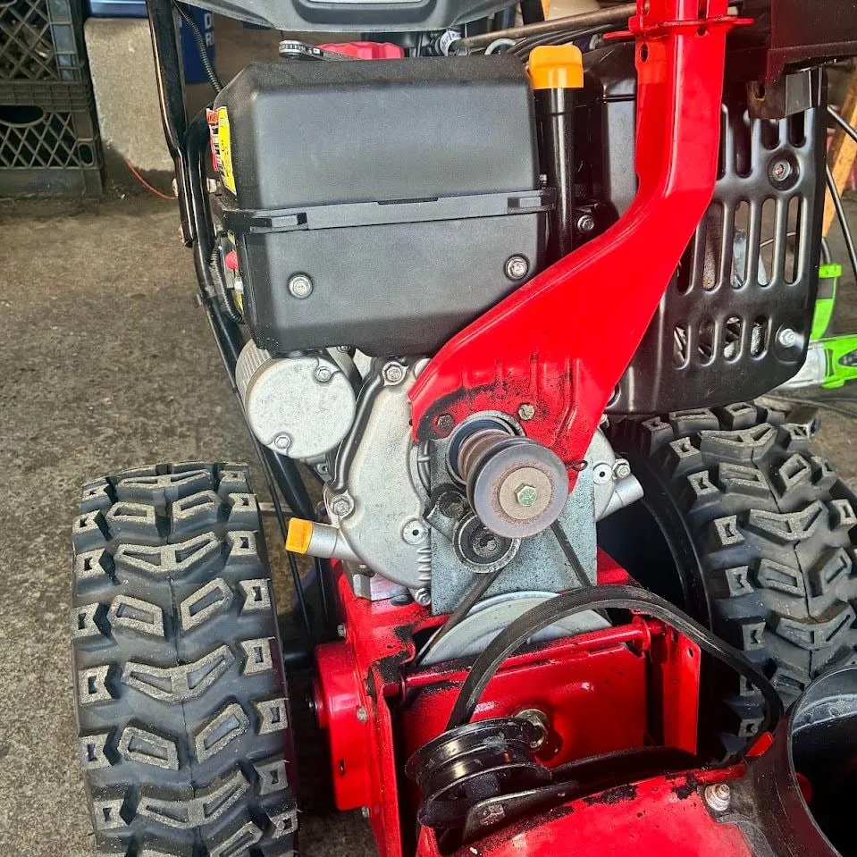 Craftsman two-stage snowblower engine and drive belt